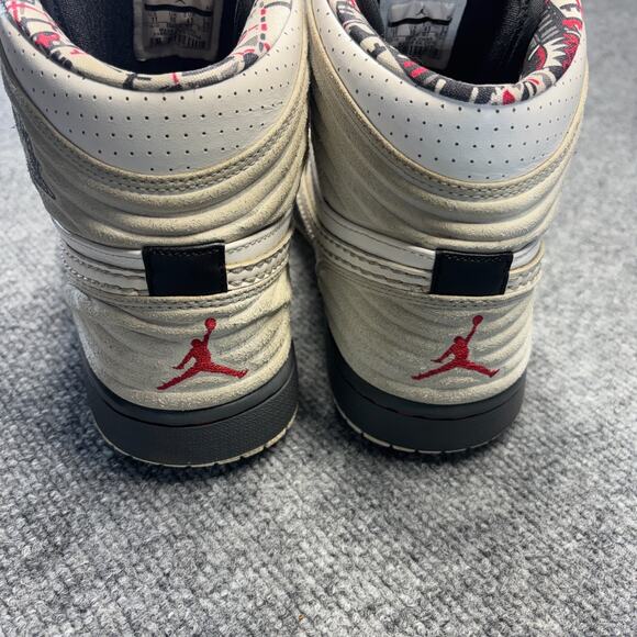 Nike Air Jordan 1 Retro 93 Bugs Bunny 580514-107 Mens Size 11 main image 6